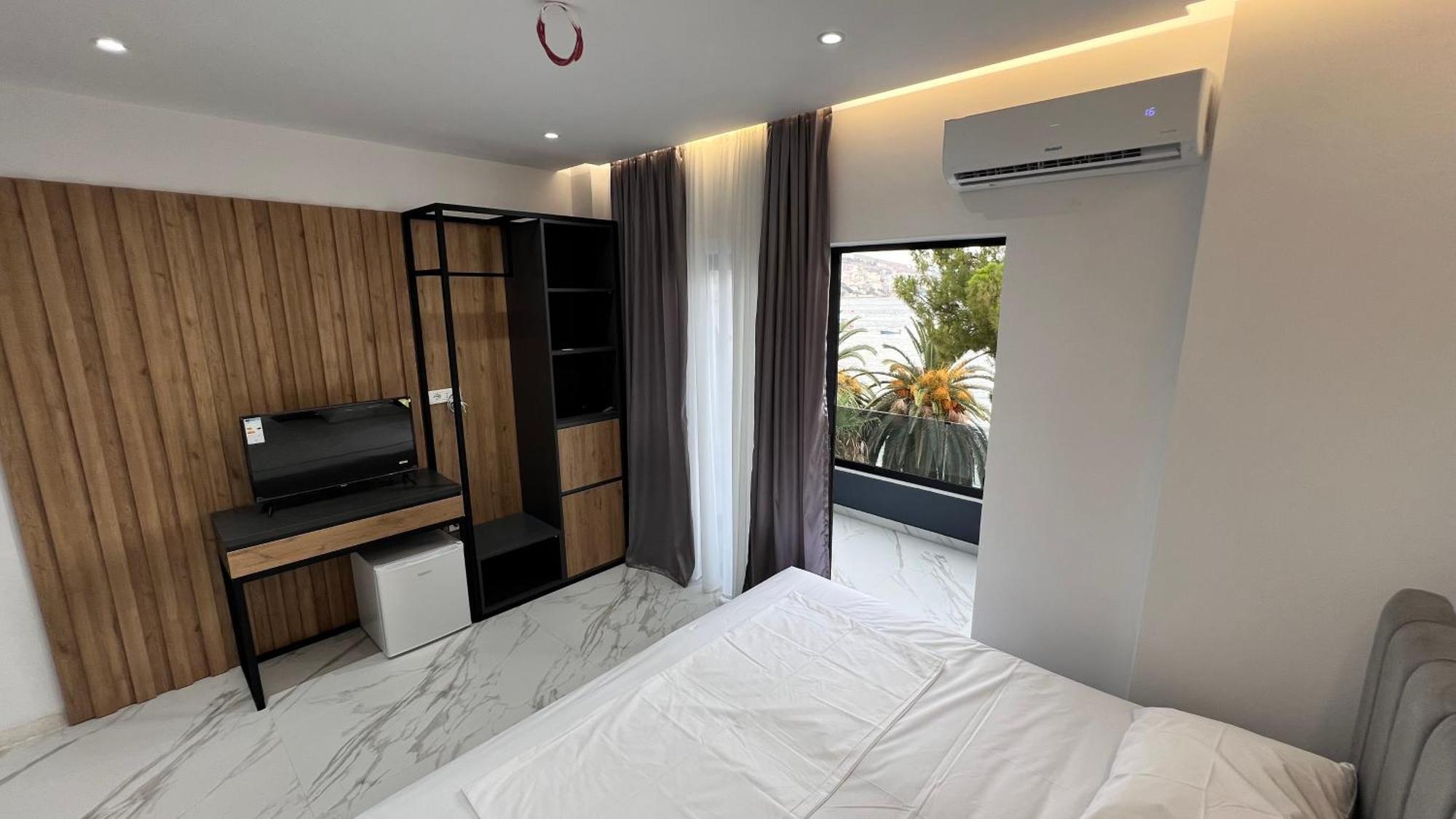 Lezet Hotel Saranda Zewnętrze zdjęcie
